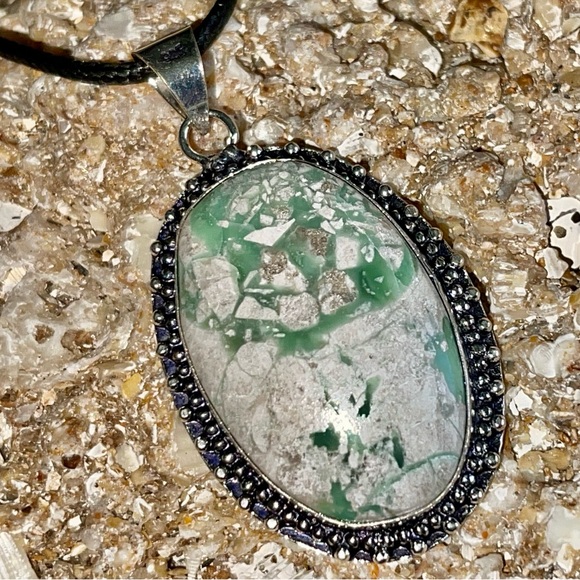 Speckled Variscite- Utahlite Pendant 2" - Picture 10 of 12